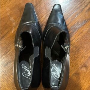 Donald J. Pliner Black Leather Women’s Shoes